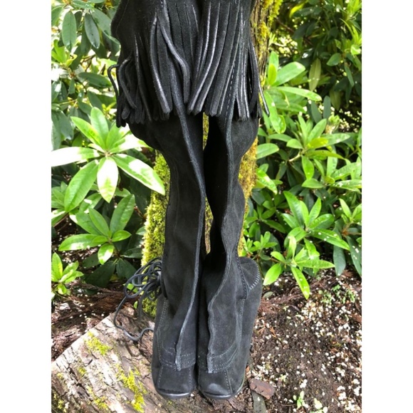 Minnetonka Lace Up Boots - Picture 2 of 3